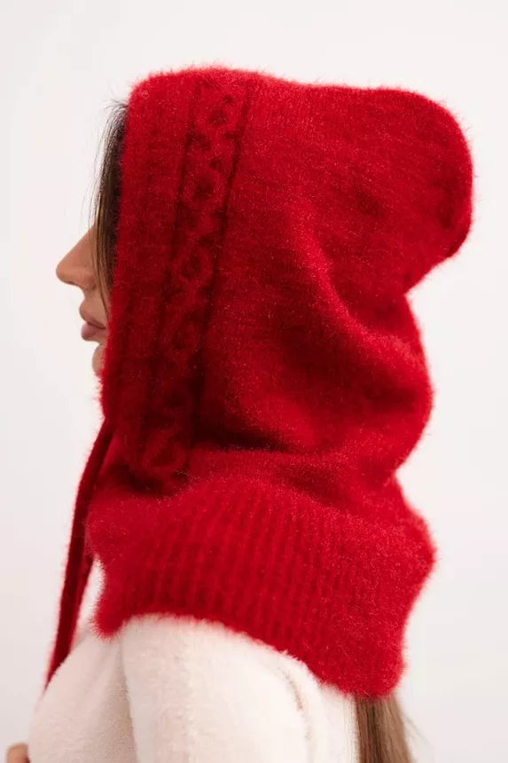 Women's red hat Berlin