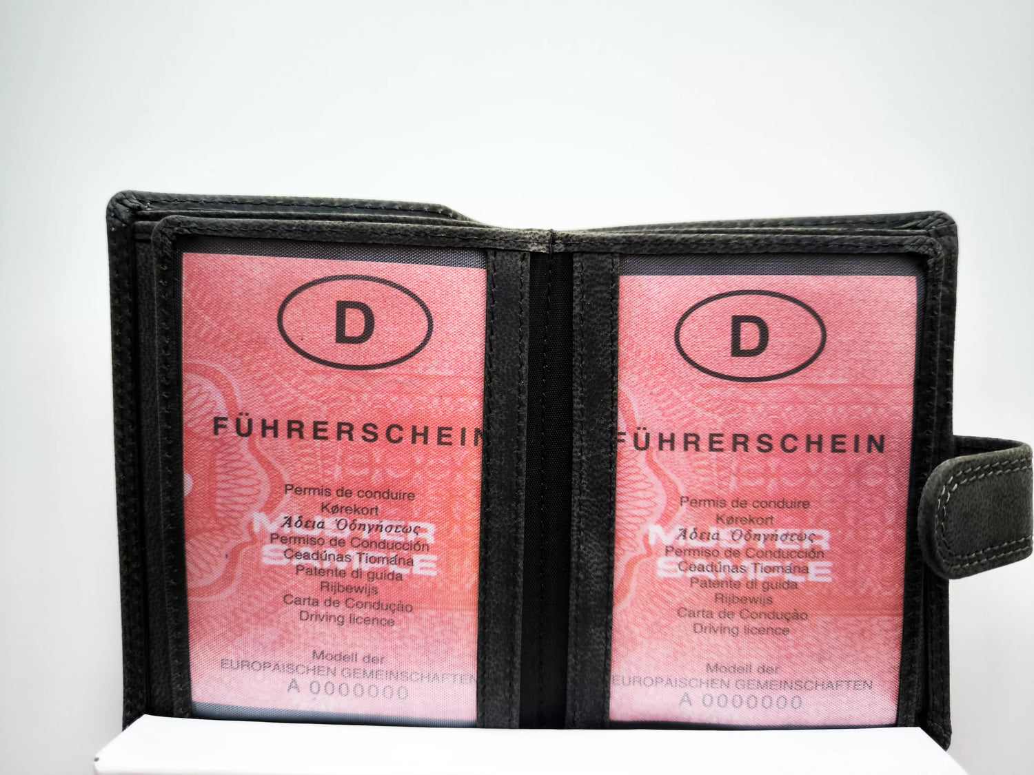 Men's black wallet made of genuine leather Pikan