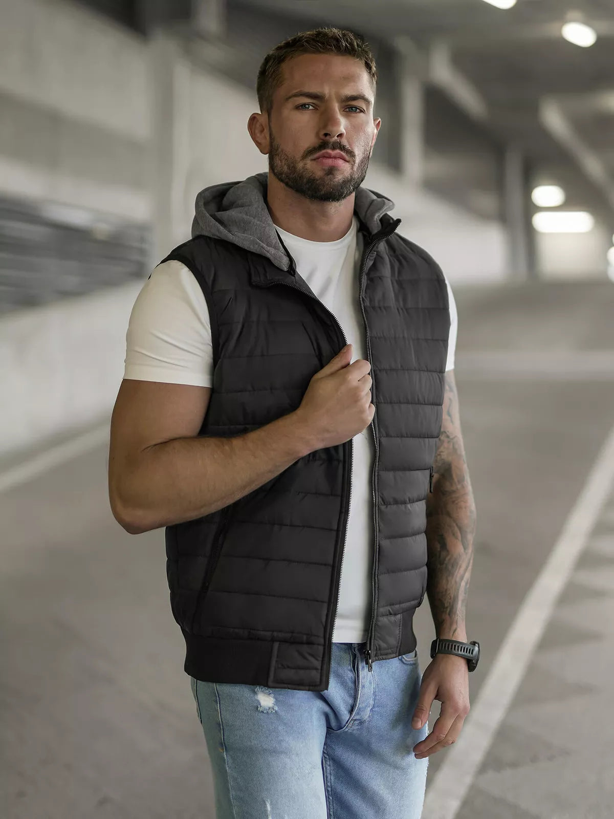 Black vest with hood Naron