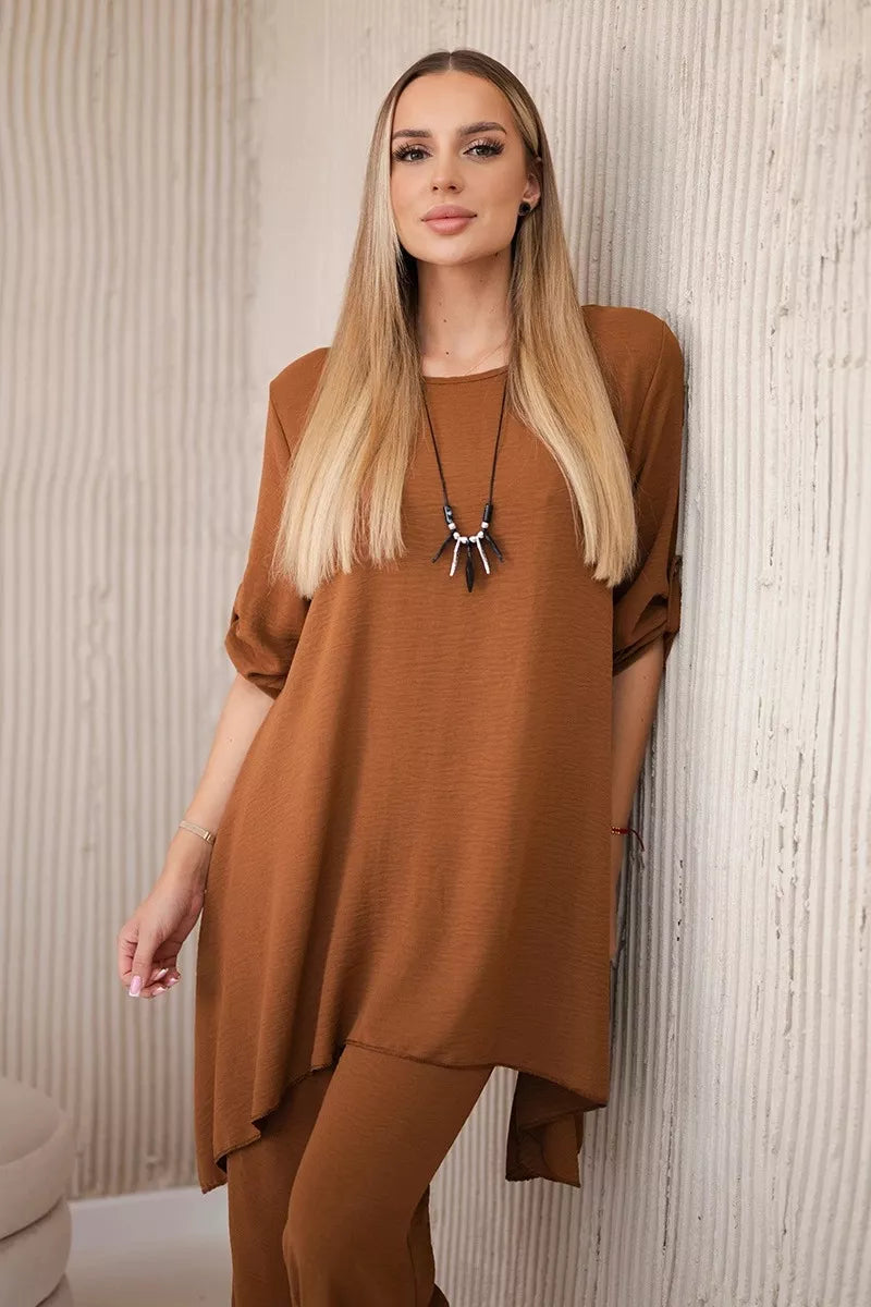 Women's brown Elis suit.