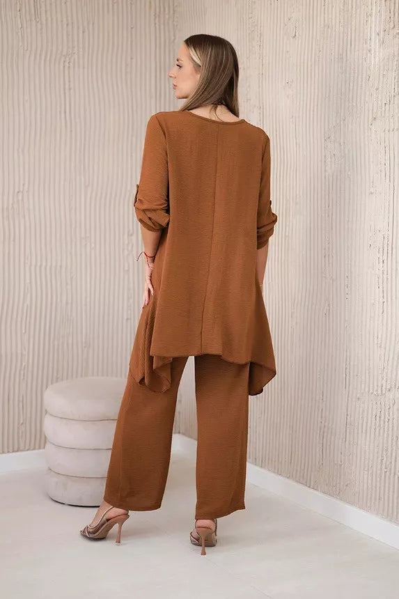 Women's brown Elis suit.