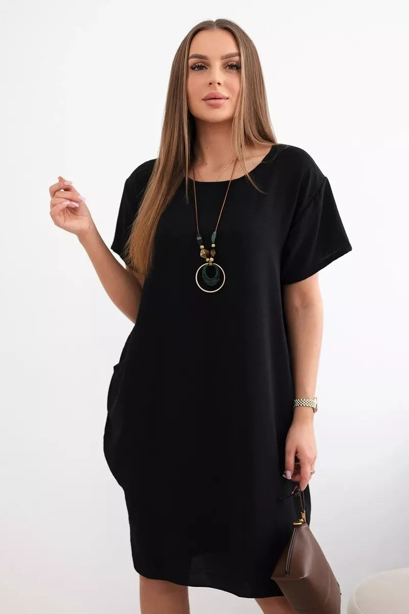 Black dress with pockets and pendant Deli 