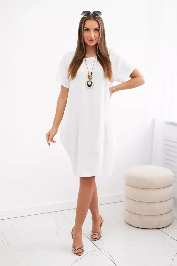 White dress with pockets and pendant Deli 