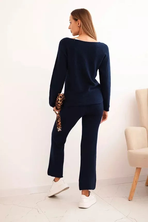 Women's dark blue Lora suit.