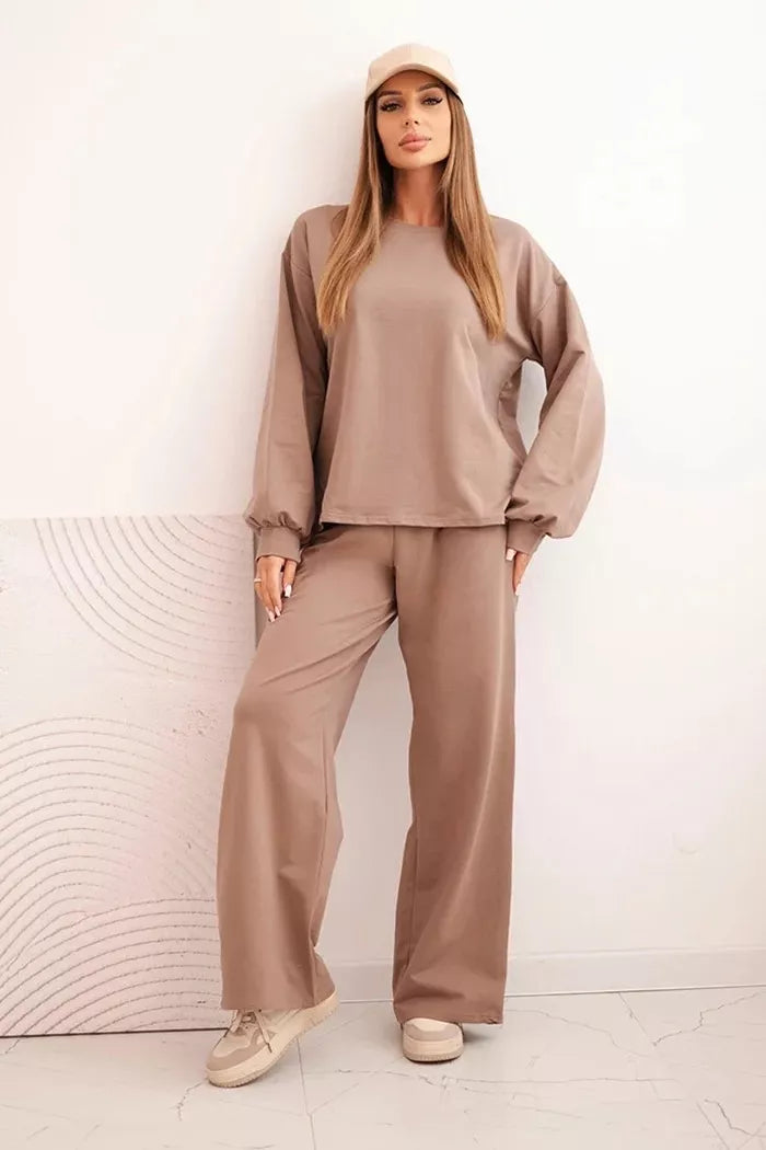 Women's dark brown Mondo set.