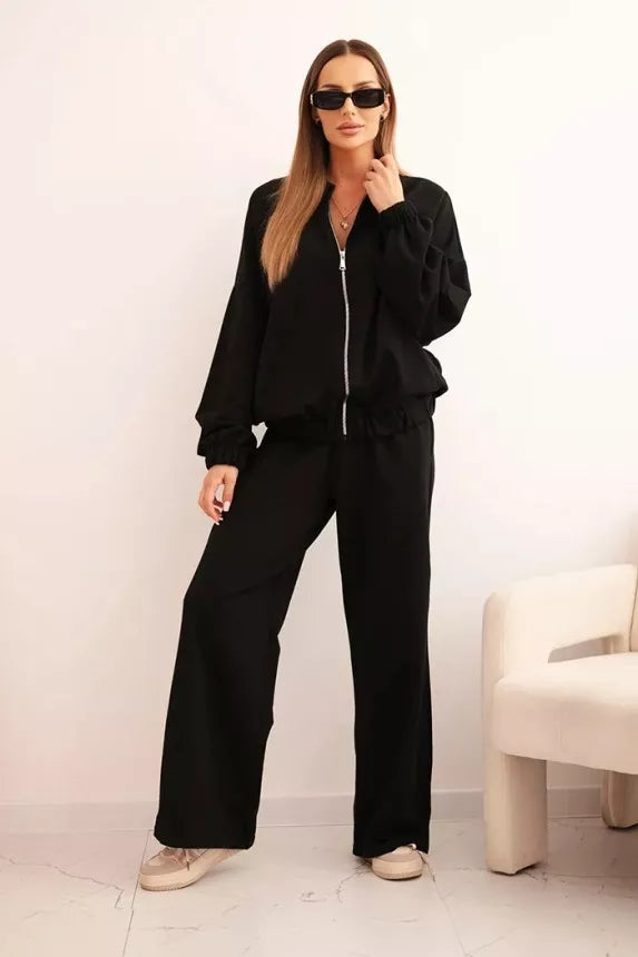 Women's black Fan set.