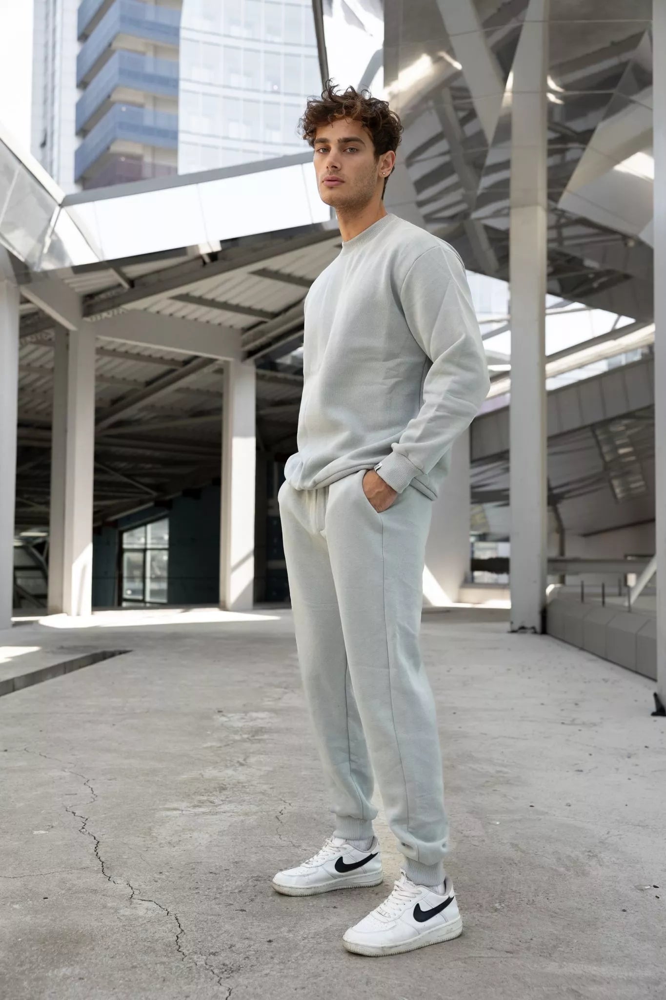 Light gray men's suit Lipo