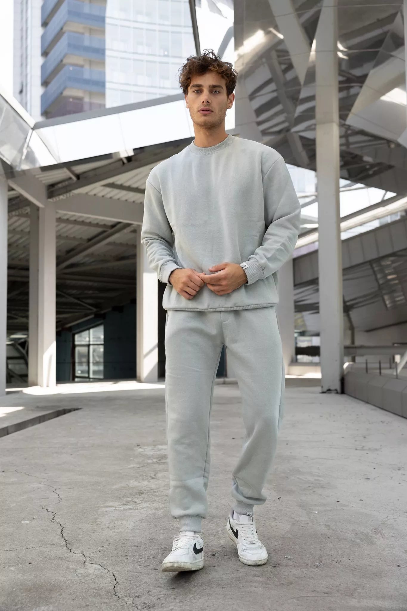 Light gray men's suit Lipo