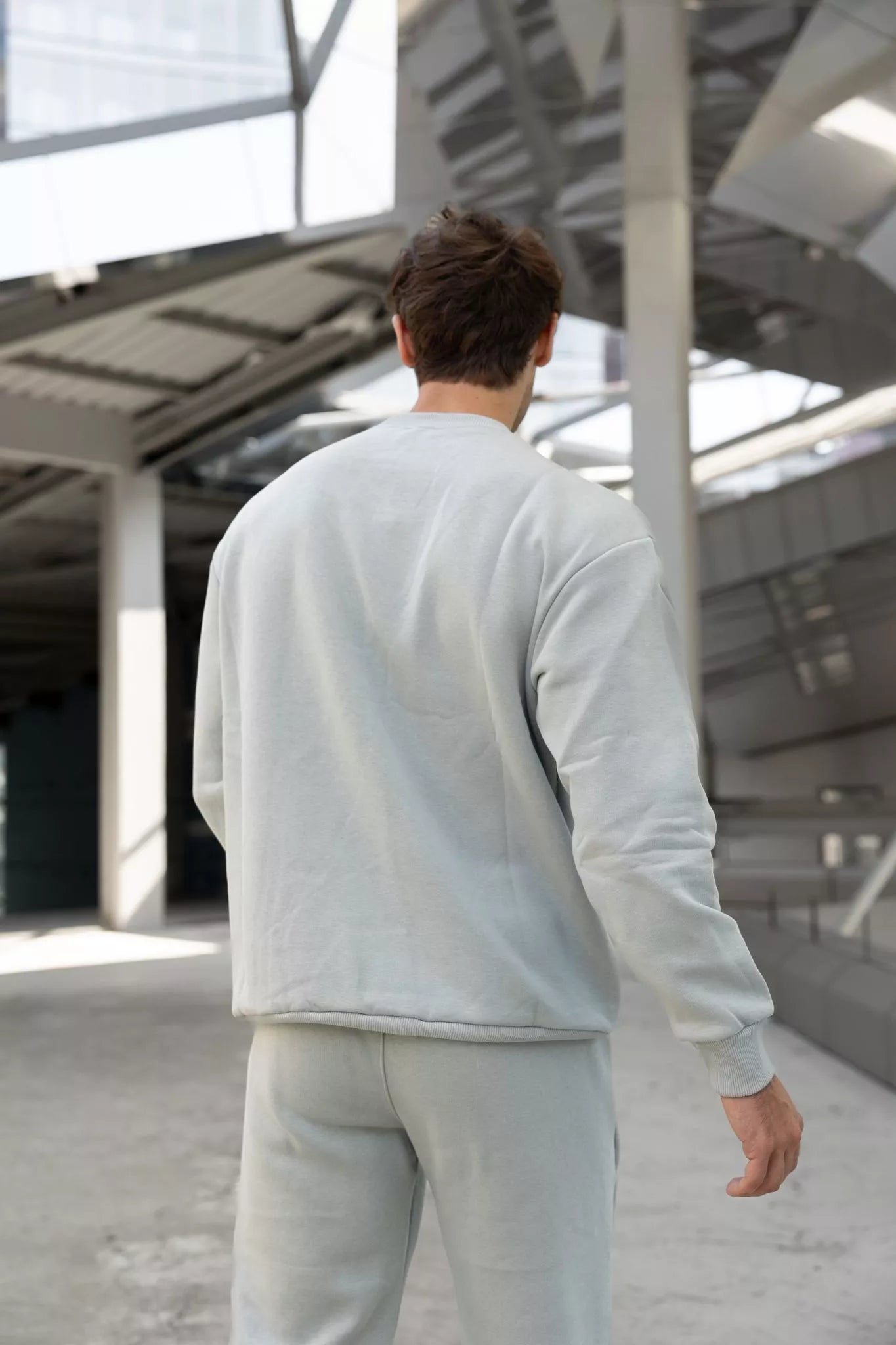 Light gray men's suit Lipo