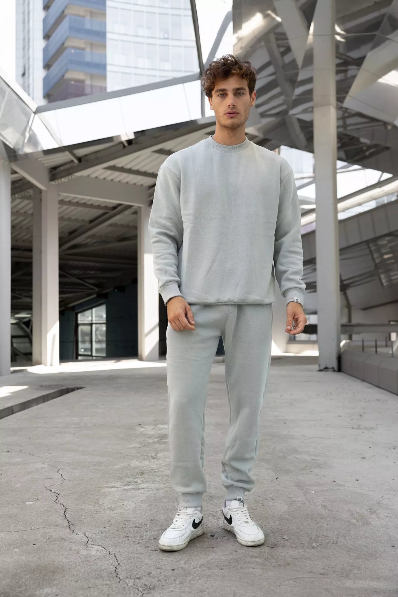 Light gray men's suit Lipo