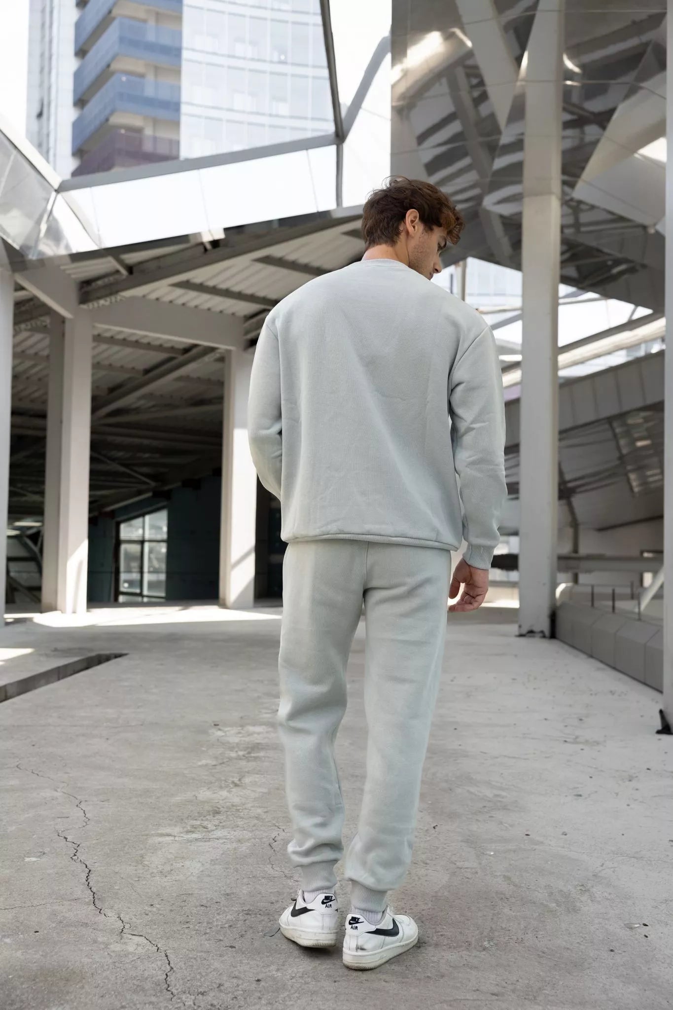 Light gray men's suit Lipo