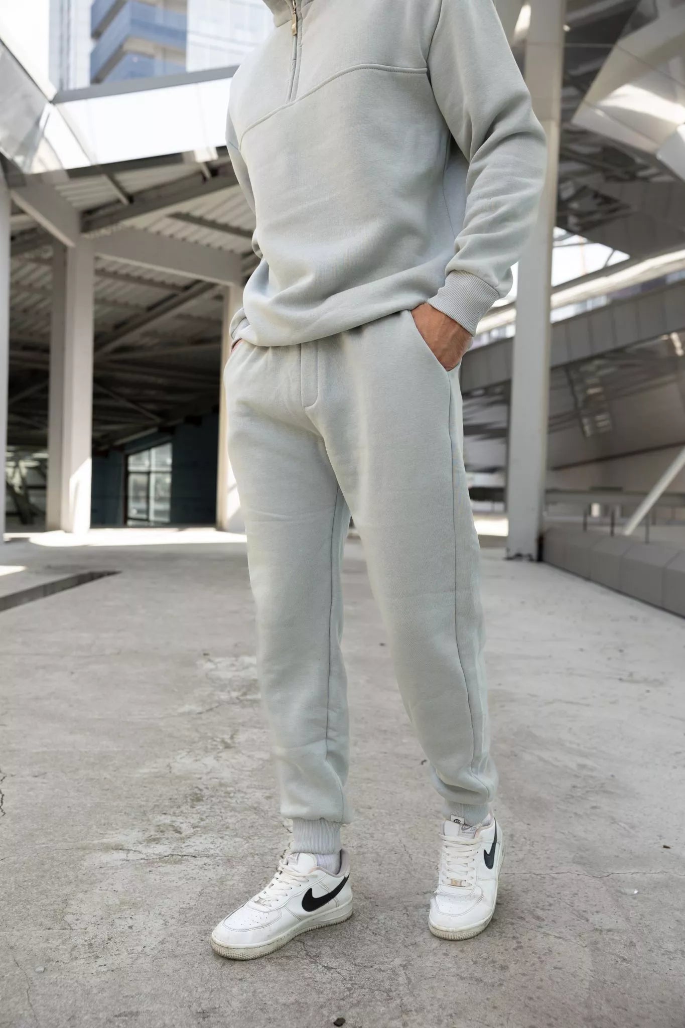 Light gray men's suit Lipo