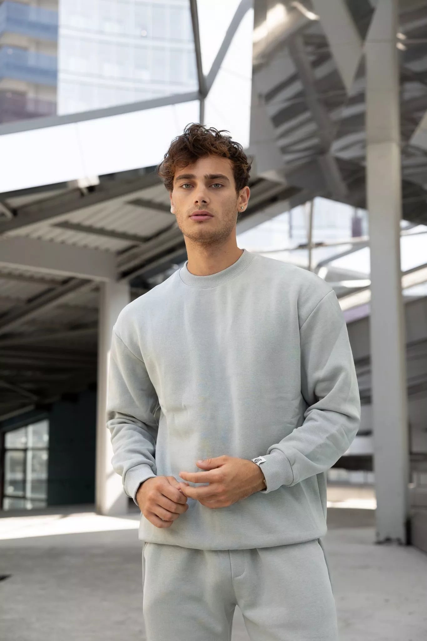 Light gray men's suit Lipo