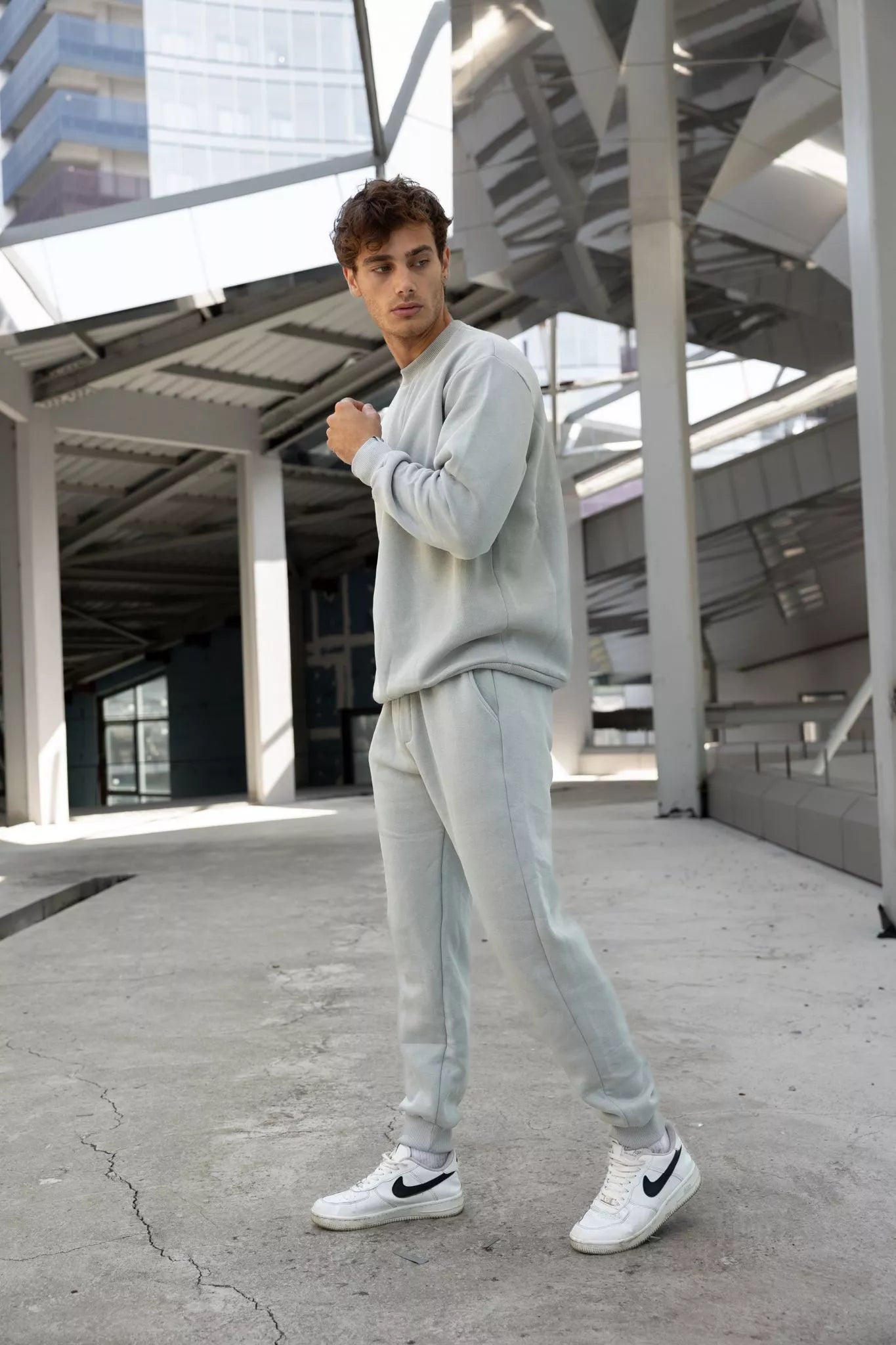 Light gray men's suit Lipo