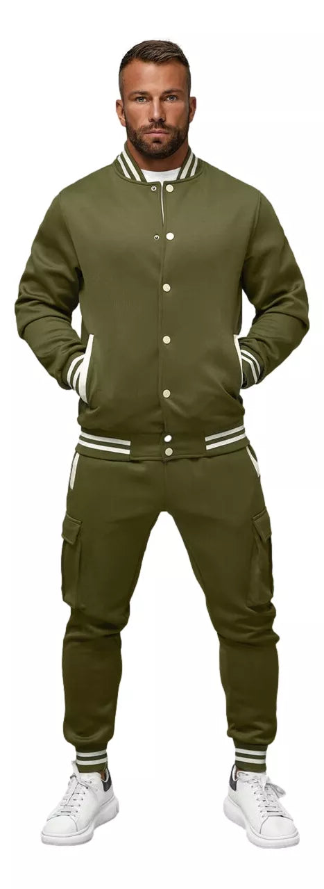 Men's khaki suit with a minor defect, Styven.