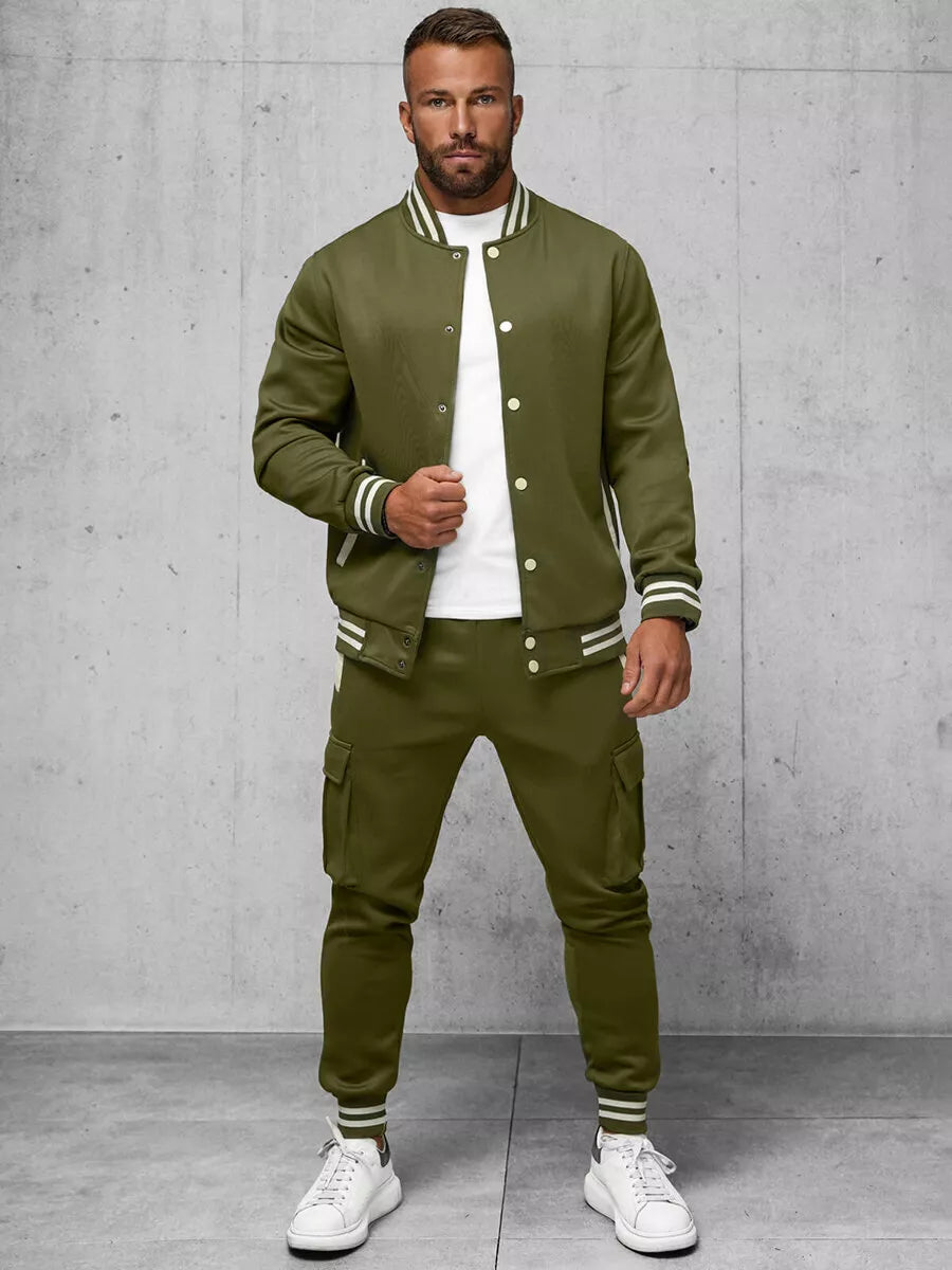 Men's khaki suit with a minor defect, Styven.