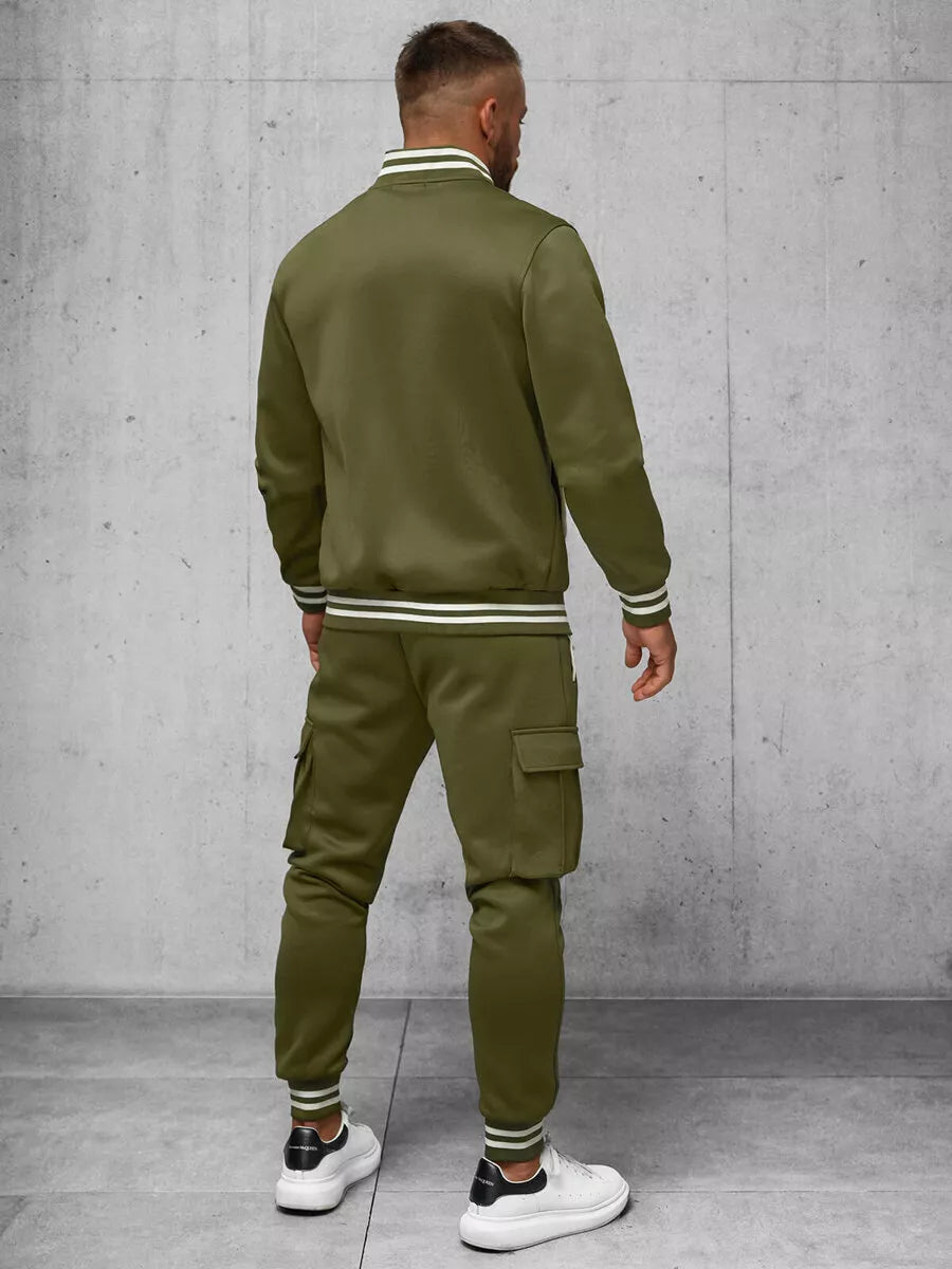 Men's khaki suit with a minor defect, Styven.