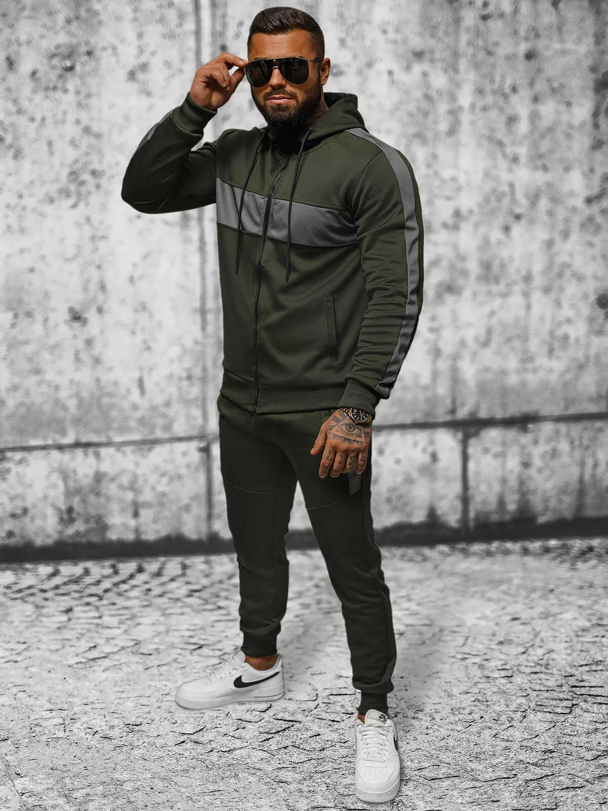 Khaki sports set Holland