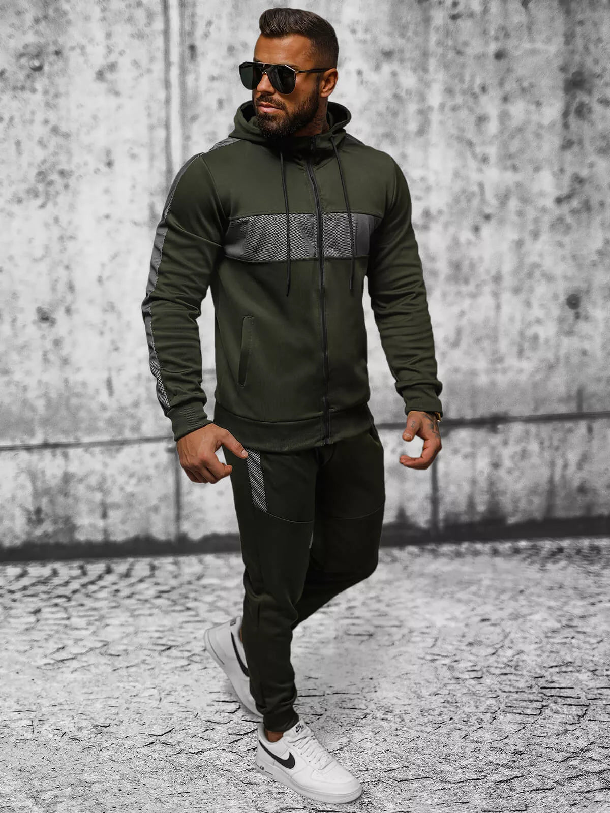 Khaki sports set Holland