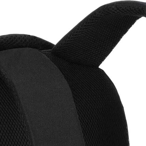 Black backpack with breathable back and shoulder straps Luter