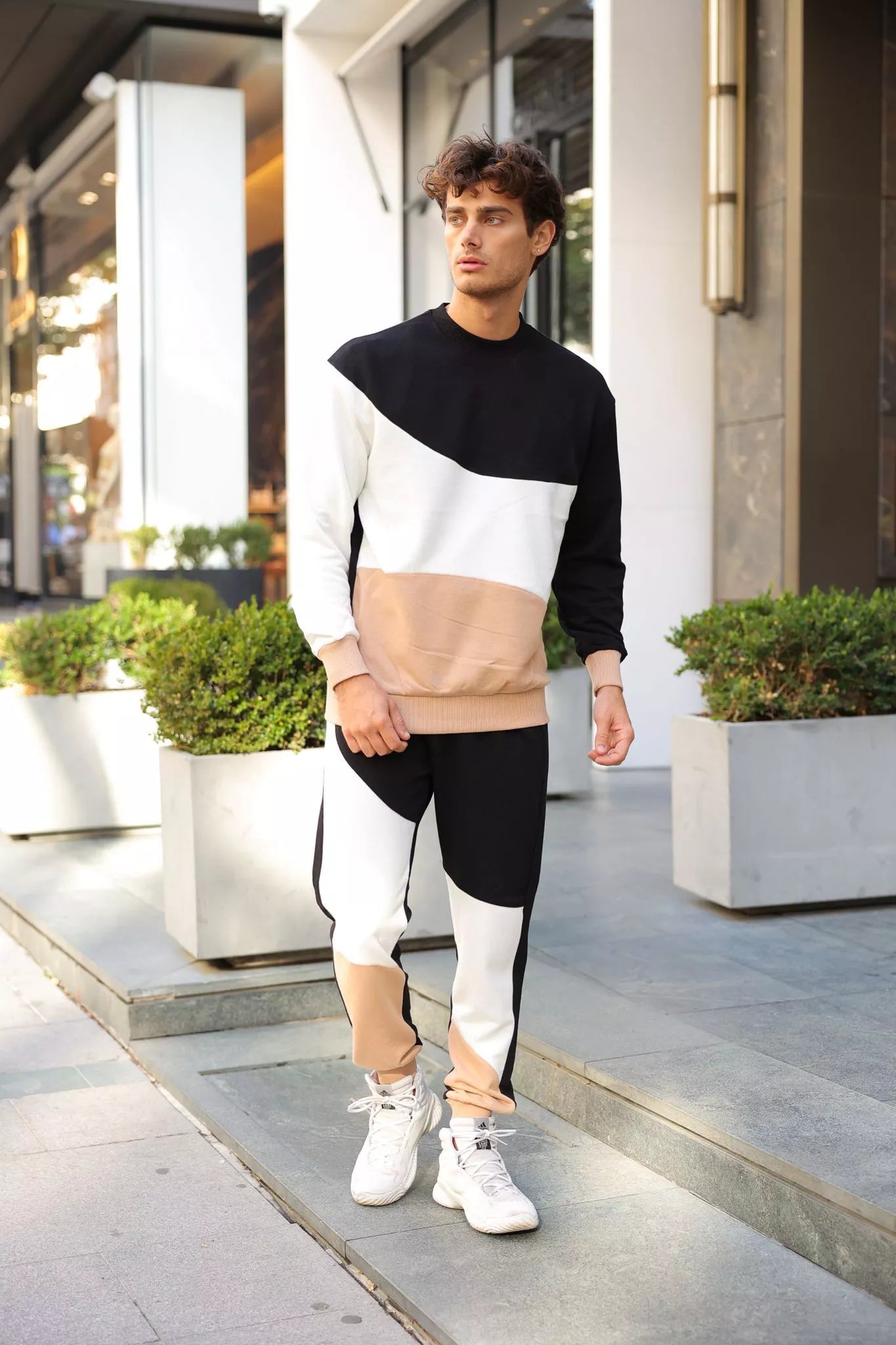 Black/Brown multi-colored men's Hipos set.