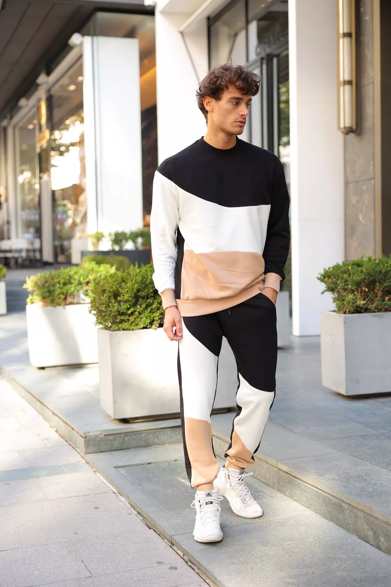 Black/Brown multi-colored men's Hipos set.