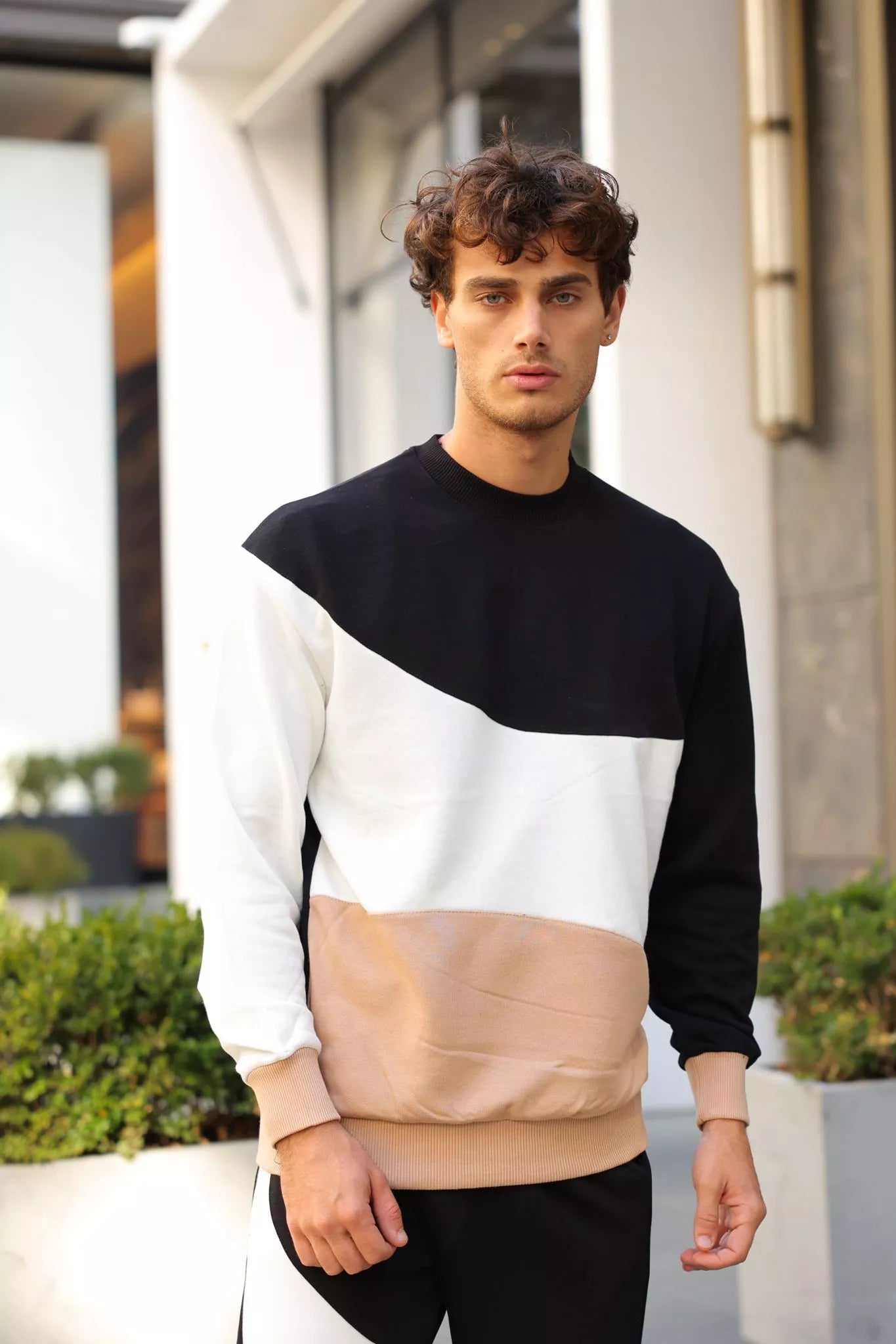 Black/Brown multi-colored men's Hipos set.