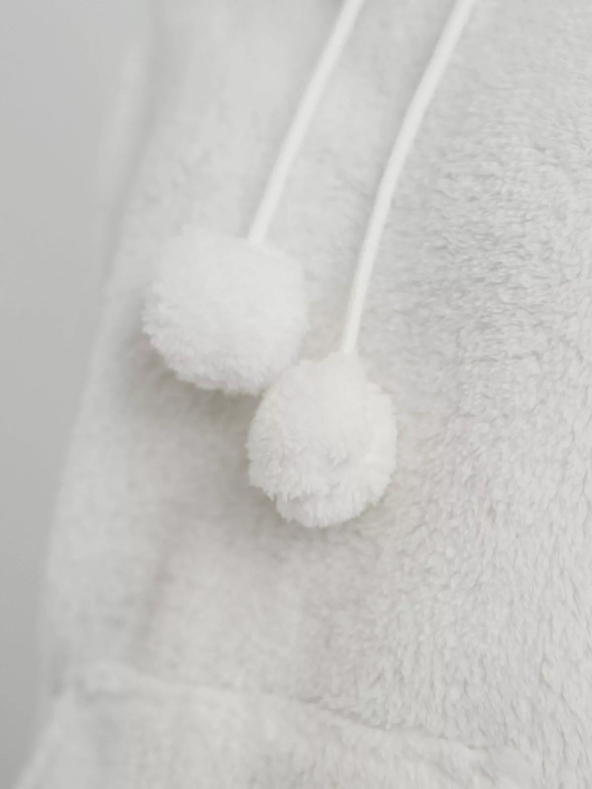 Women's white sweatshirt with a hood Nara