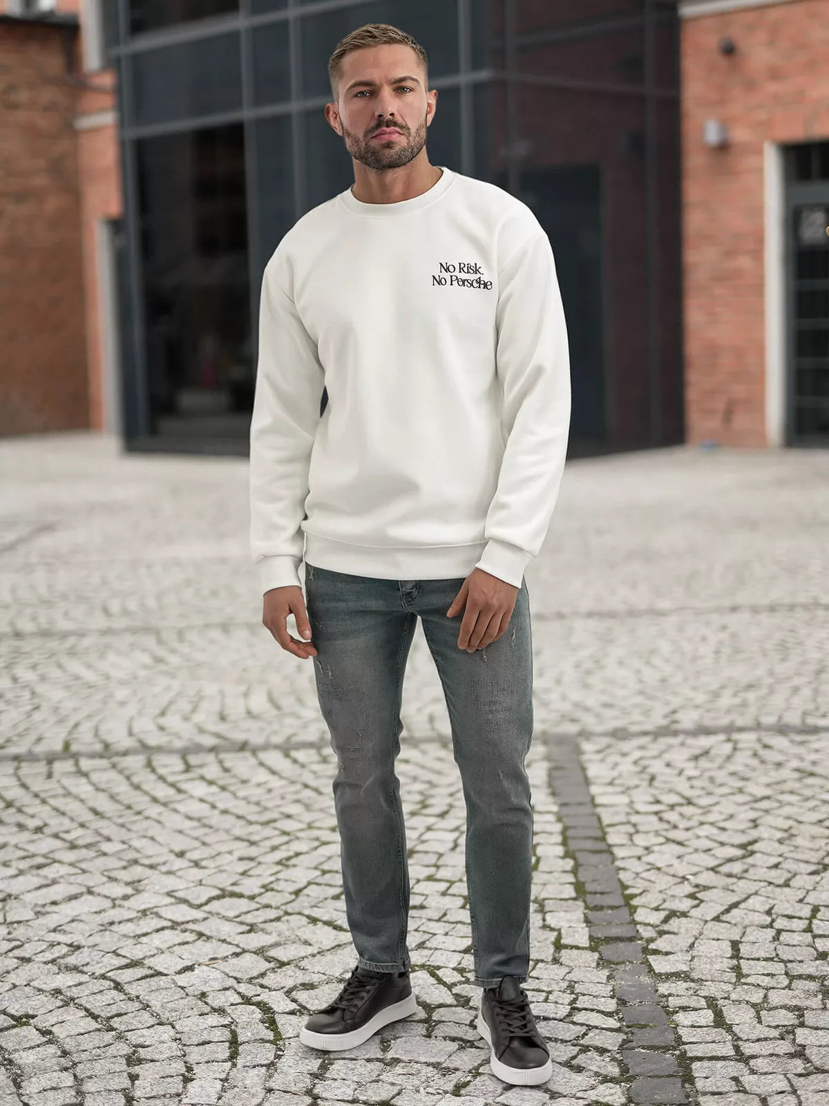 Men's white hoodie Risk