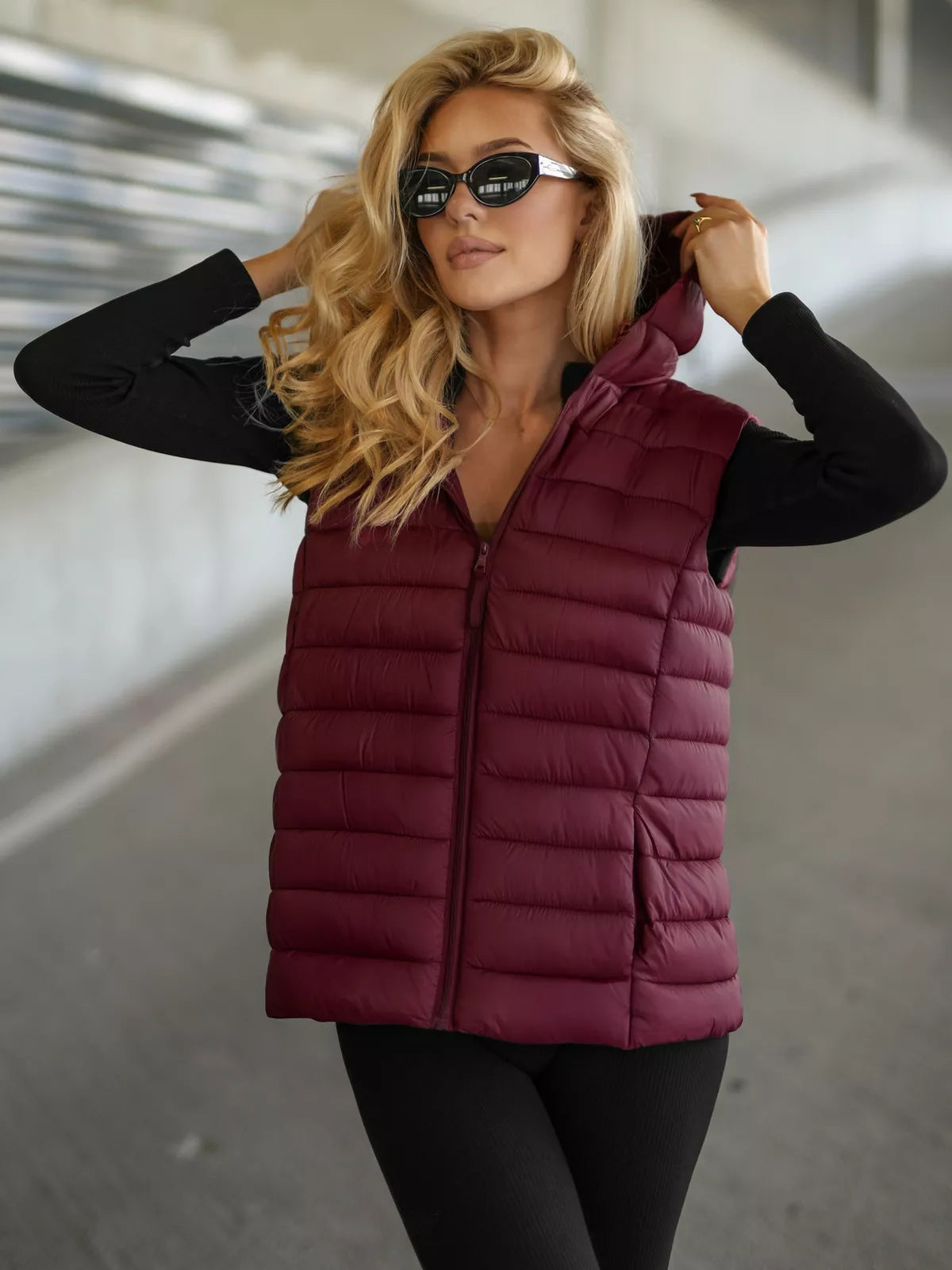 Women's burgundy vest with hood Senti
