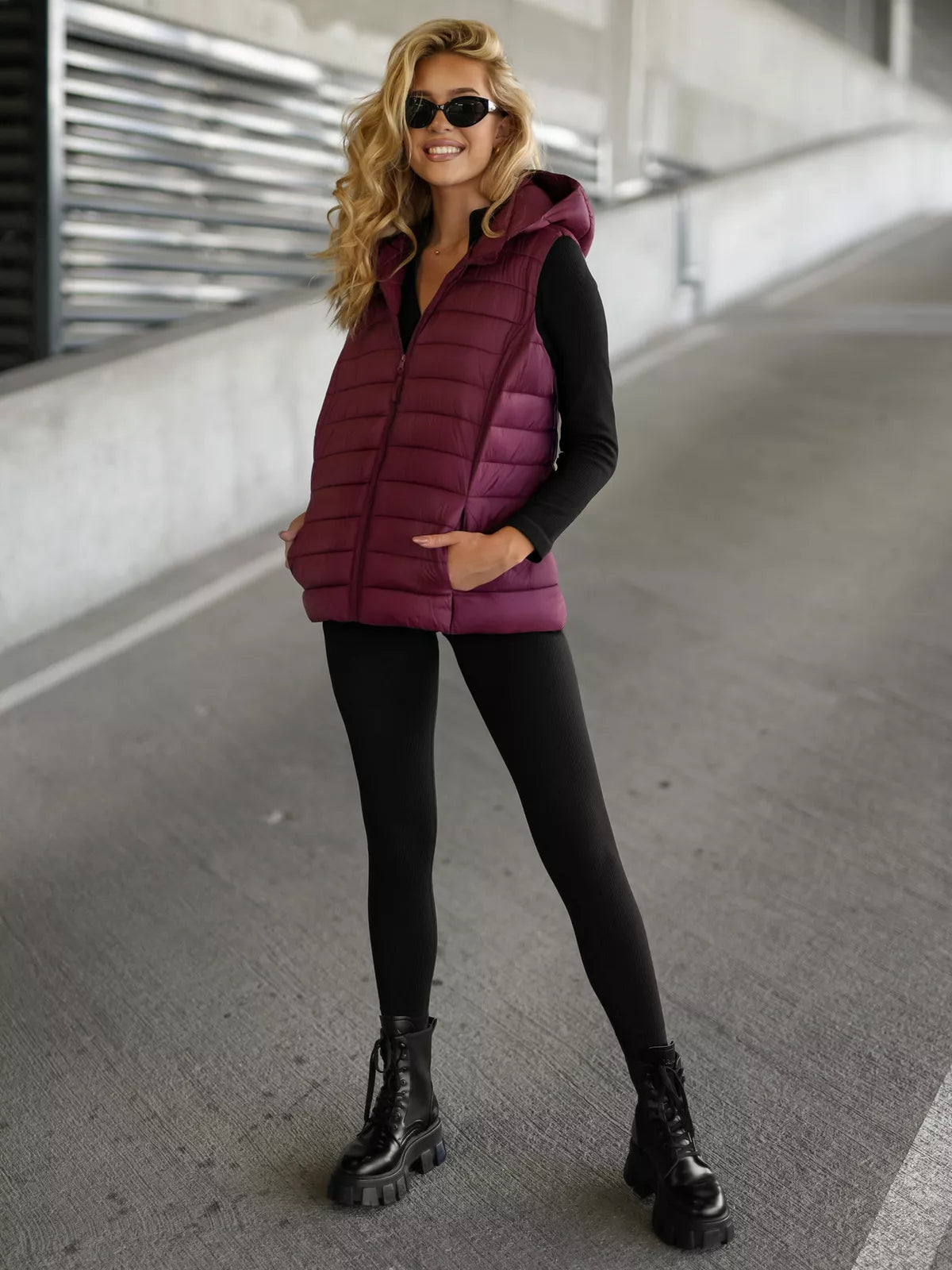 Women's burgundy vest with hood Senti