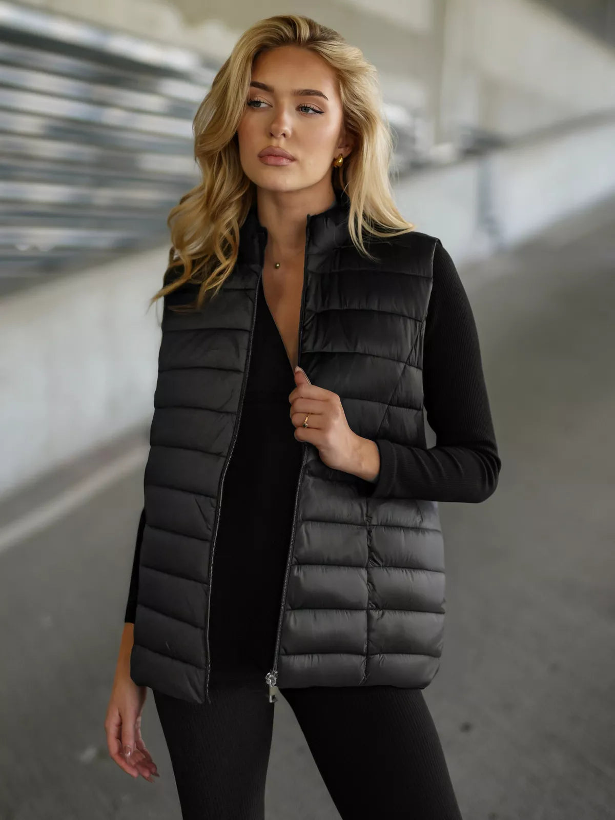 Women's black vest Tory