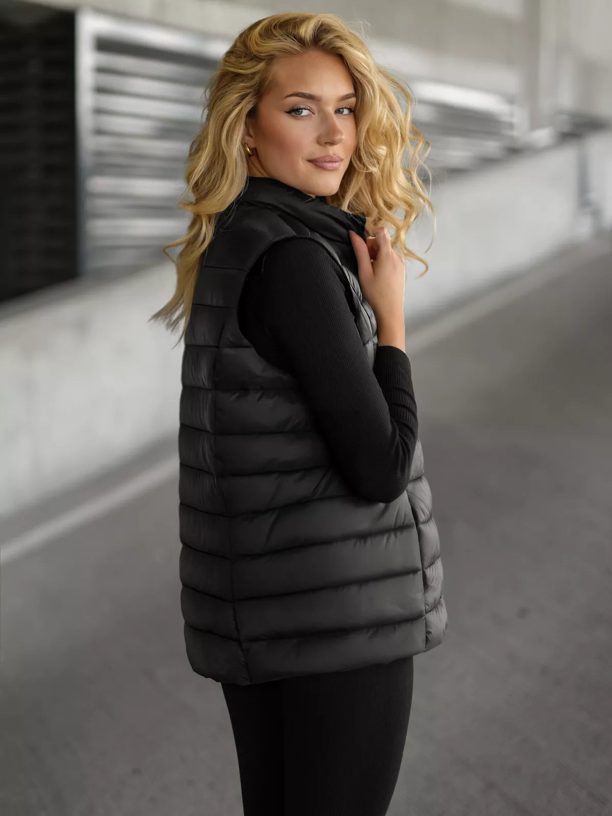 Women's black vest Tory