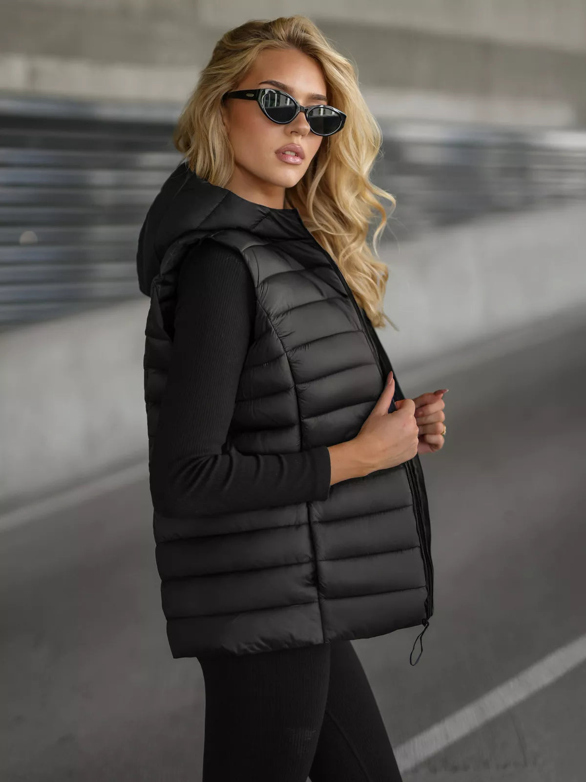 Women's black vest with hood Senti