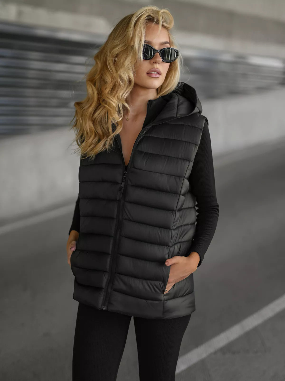 Women's black vest with hood Senti