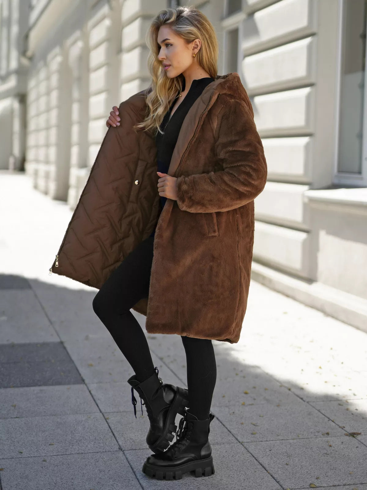 Moteriška žieminė dvipusė ruda striukė su gobtuvu Ela