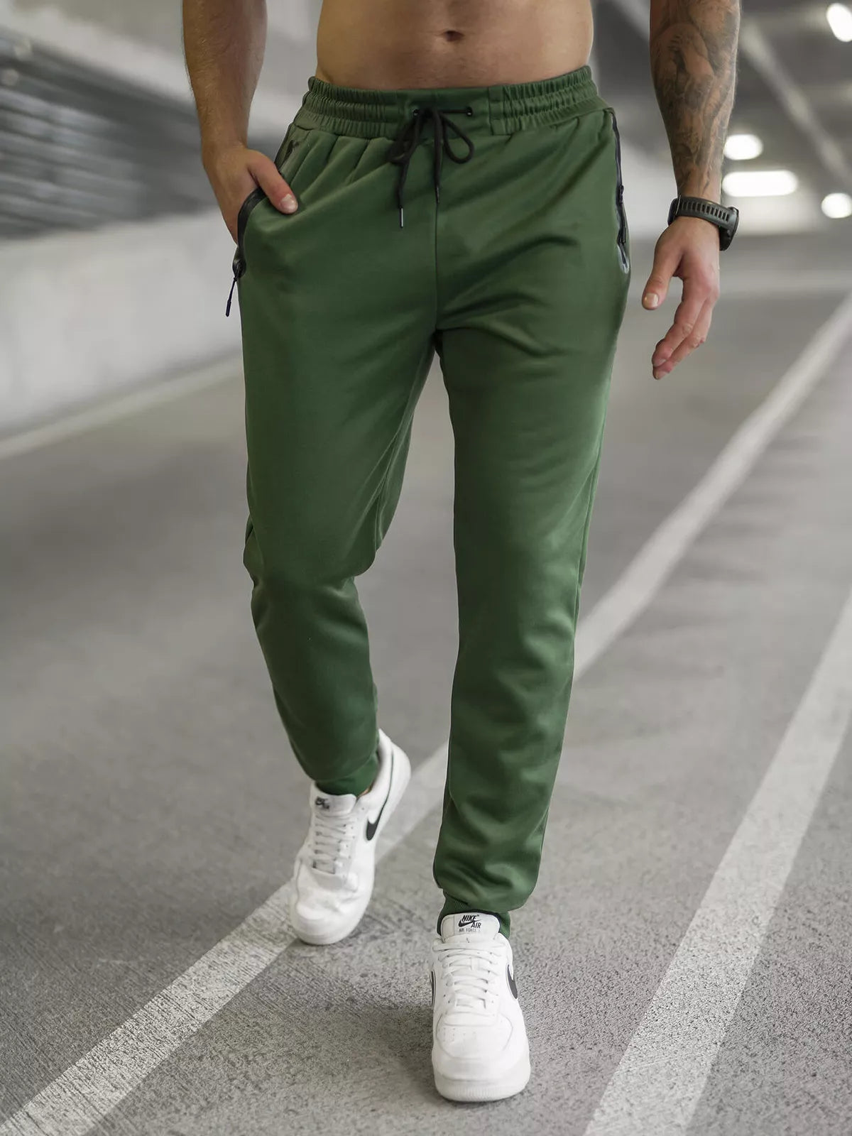 Men's khaki pants Run