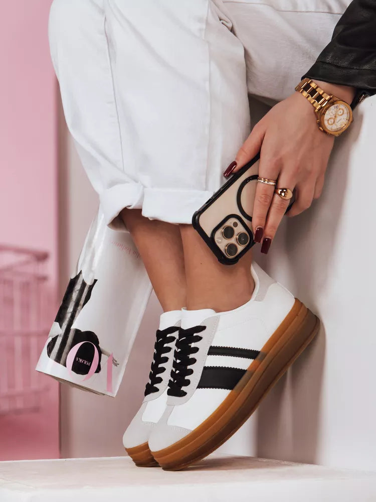 Women's white casual shoes Tag