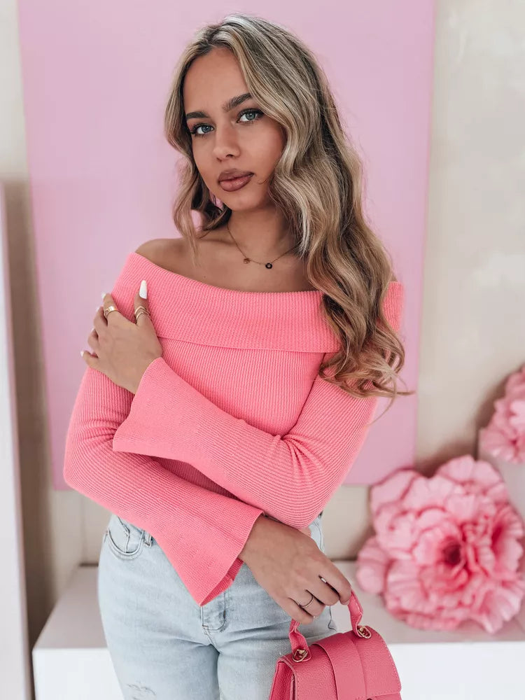 Women's pink sweater Show