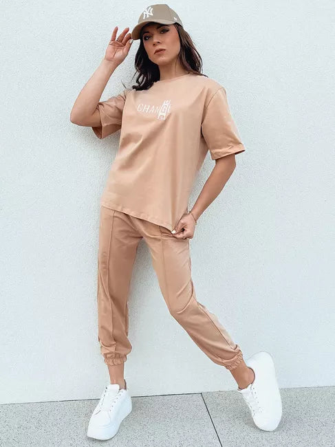 Women's brownish tracksuit Change