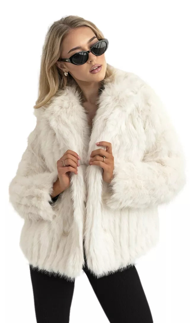 Women's white fur jacket Moda