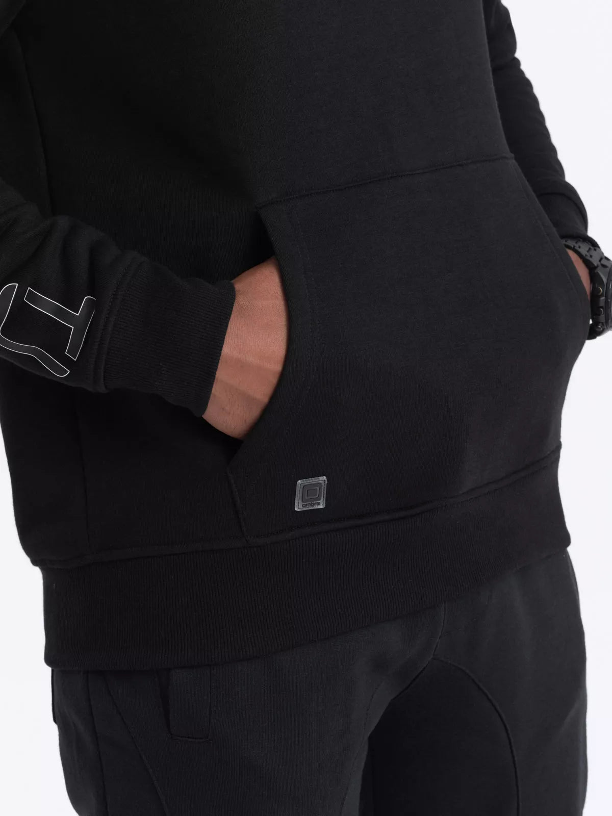 Red sweatshirt with a hood Vona