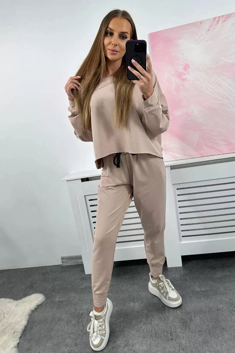 Women's sand-colored suit Evoli