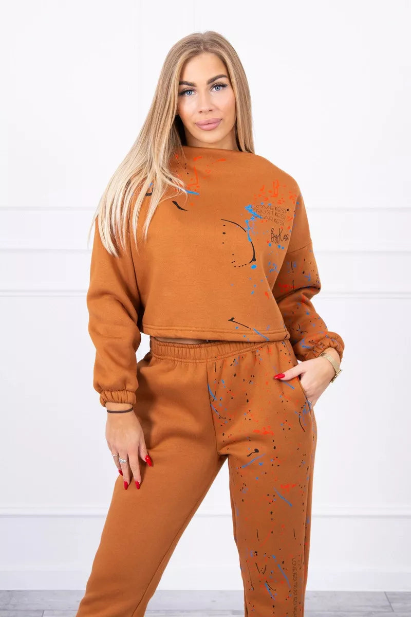 Women's bright brown Splash set.