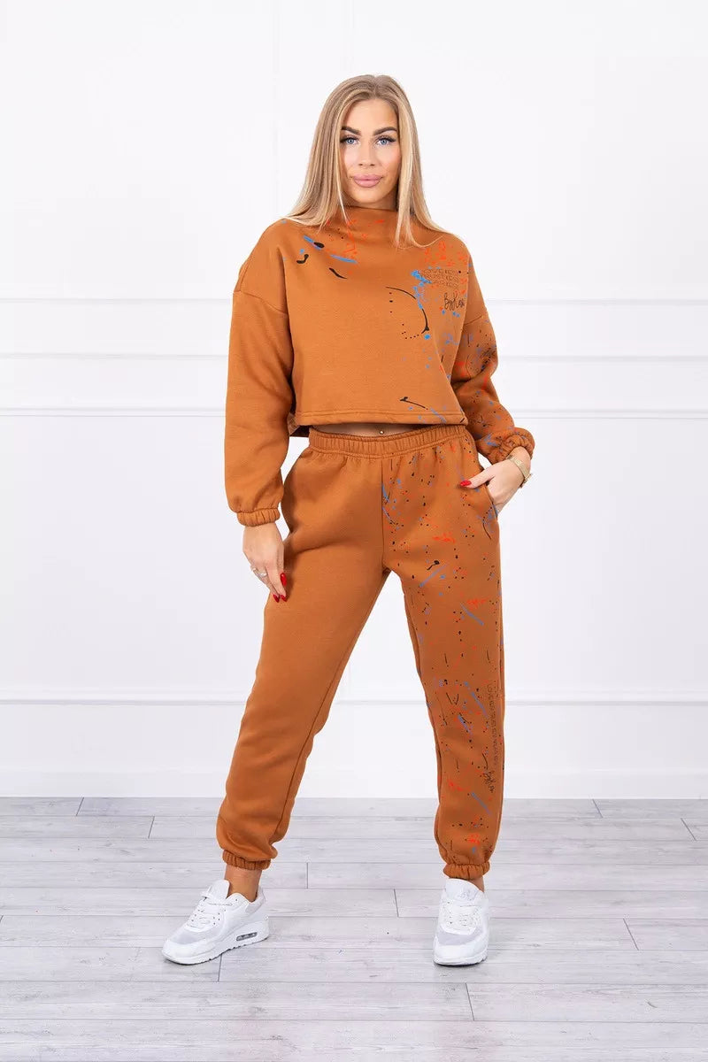 Women's bright brown Splash set.