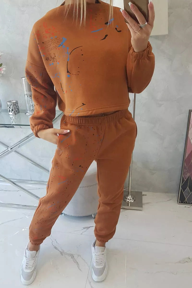 Women's bright brown Splash set.