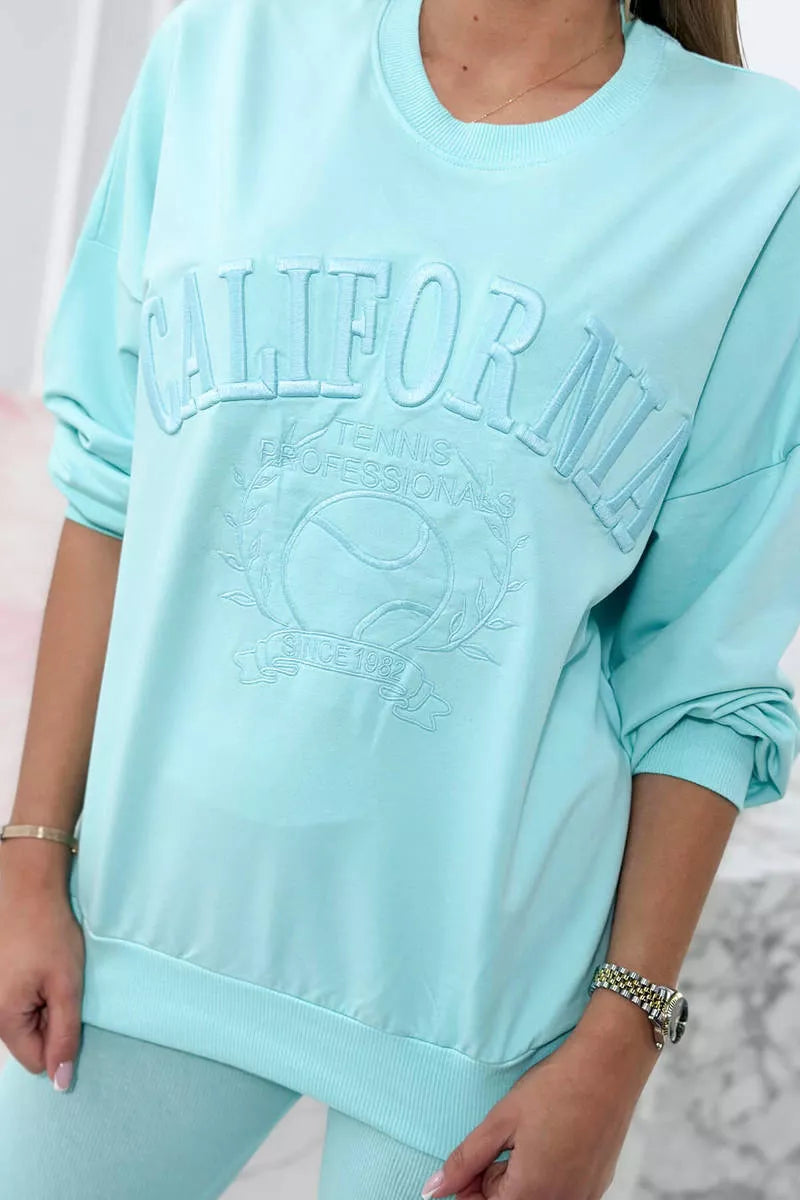 Women's mint-colored California set.
