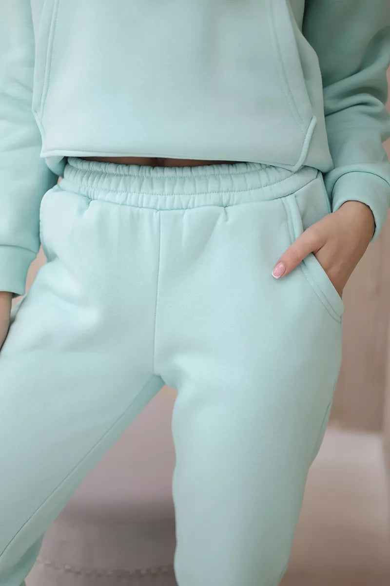 Women's mint-colored Soni set.