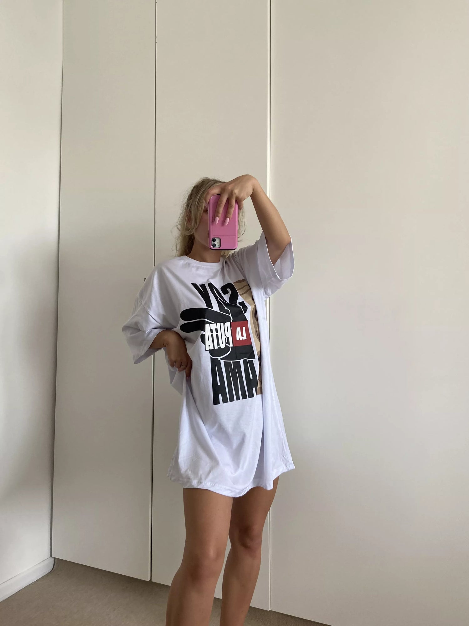 Women's oversized white T-shirt The Boss