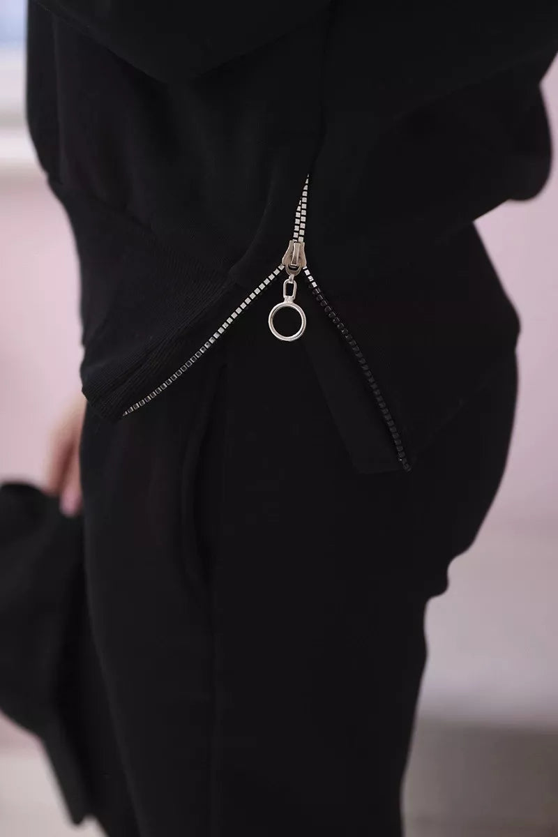 Women's black First set.